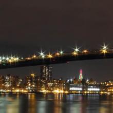 Puente de Brooklyn de noche